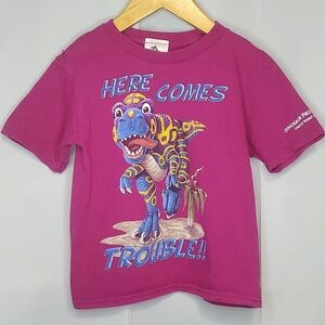 Dinosaur Provincial Park "Here Comes Trouble!!" Magenta Cotton TShirt - Size 2